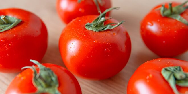 CMMA BLOG News | 6 Khasiat Tomat Untuk Wanita Jika Dikonsumsi Setiap Hari