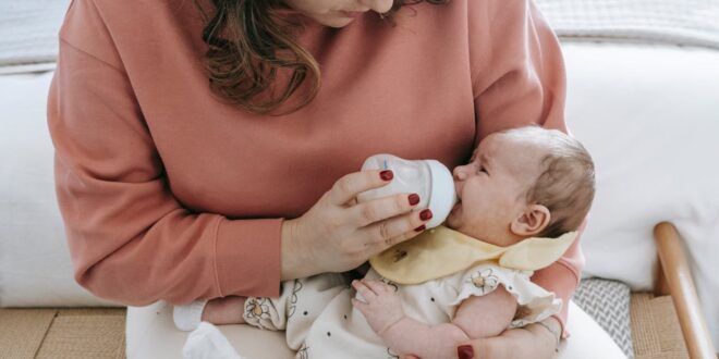 CMMA BLOG News | 6 Penyebab Anak Muntah Setelah Makan dan Minum Susu, Orang Tua Wajib Tahu